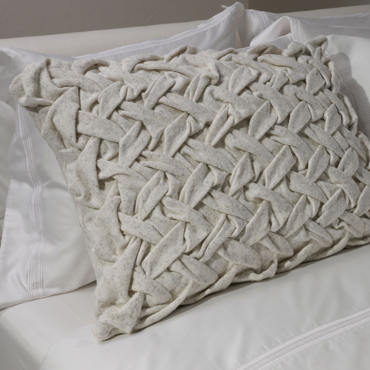 01 16 0187 Porta Travesseiro Enlace Off White 001